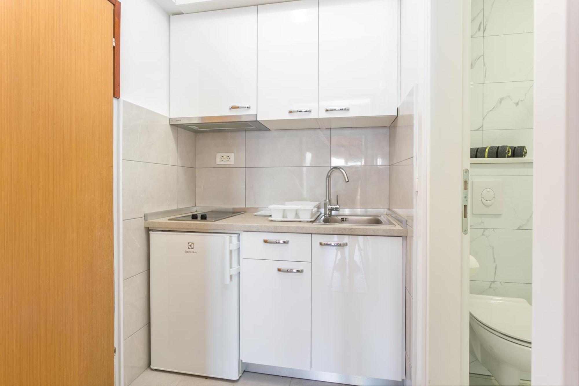 Apartments By The Sea Brela, Makarska - 18356 Εξωτερικό φωτογραφία