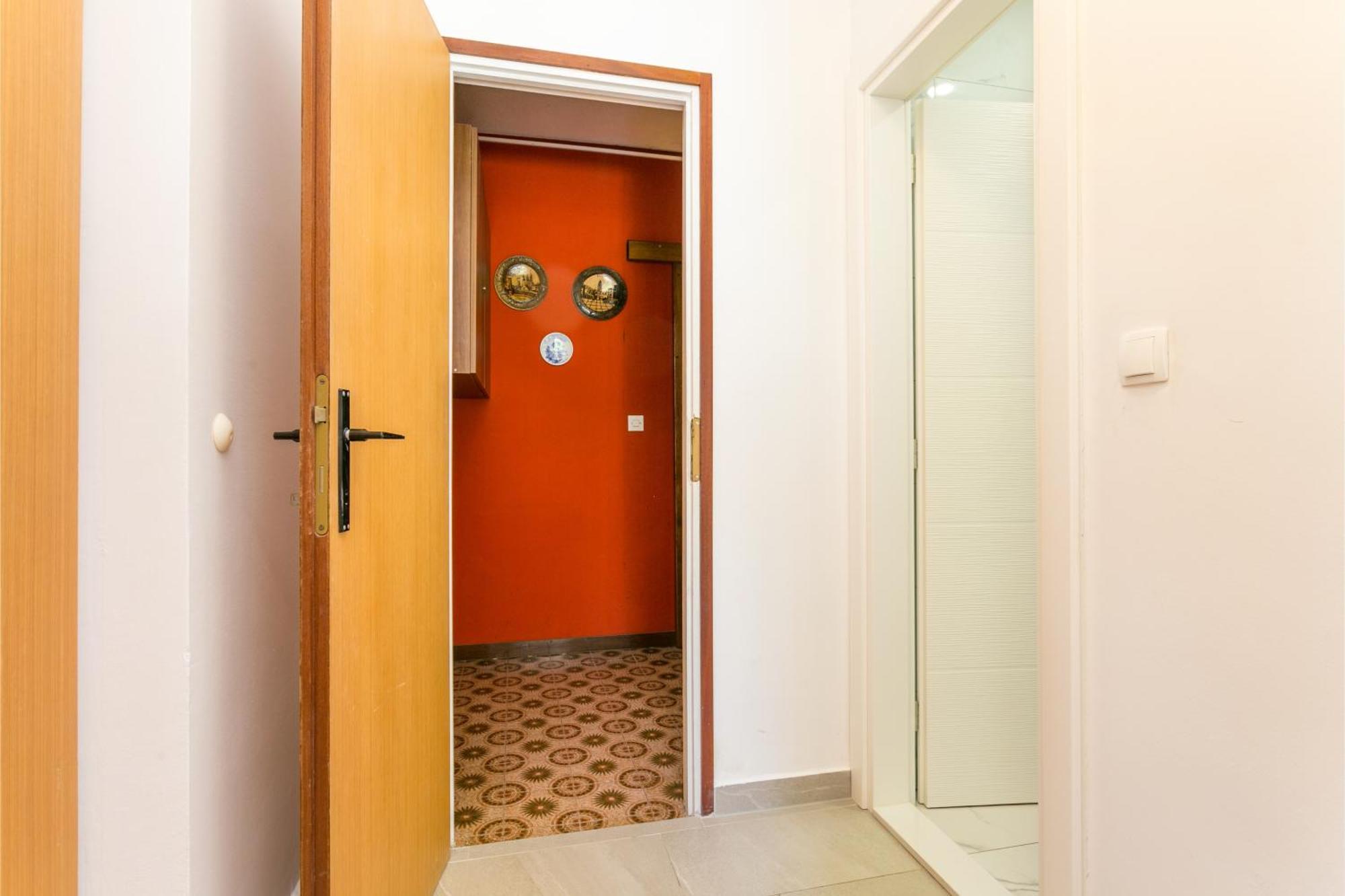 Apartments By The Sea Brela, Makarska - 18356 Εξωτερικό φωτογραφία