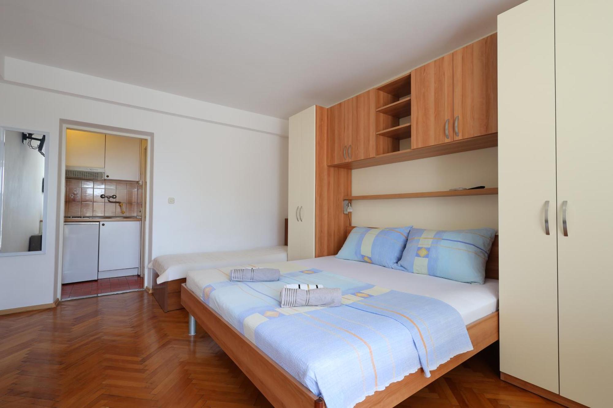 Apartments By The Sea Brela, Makarska - 18356 Δωμάτιο φωτογραφία