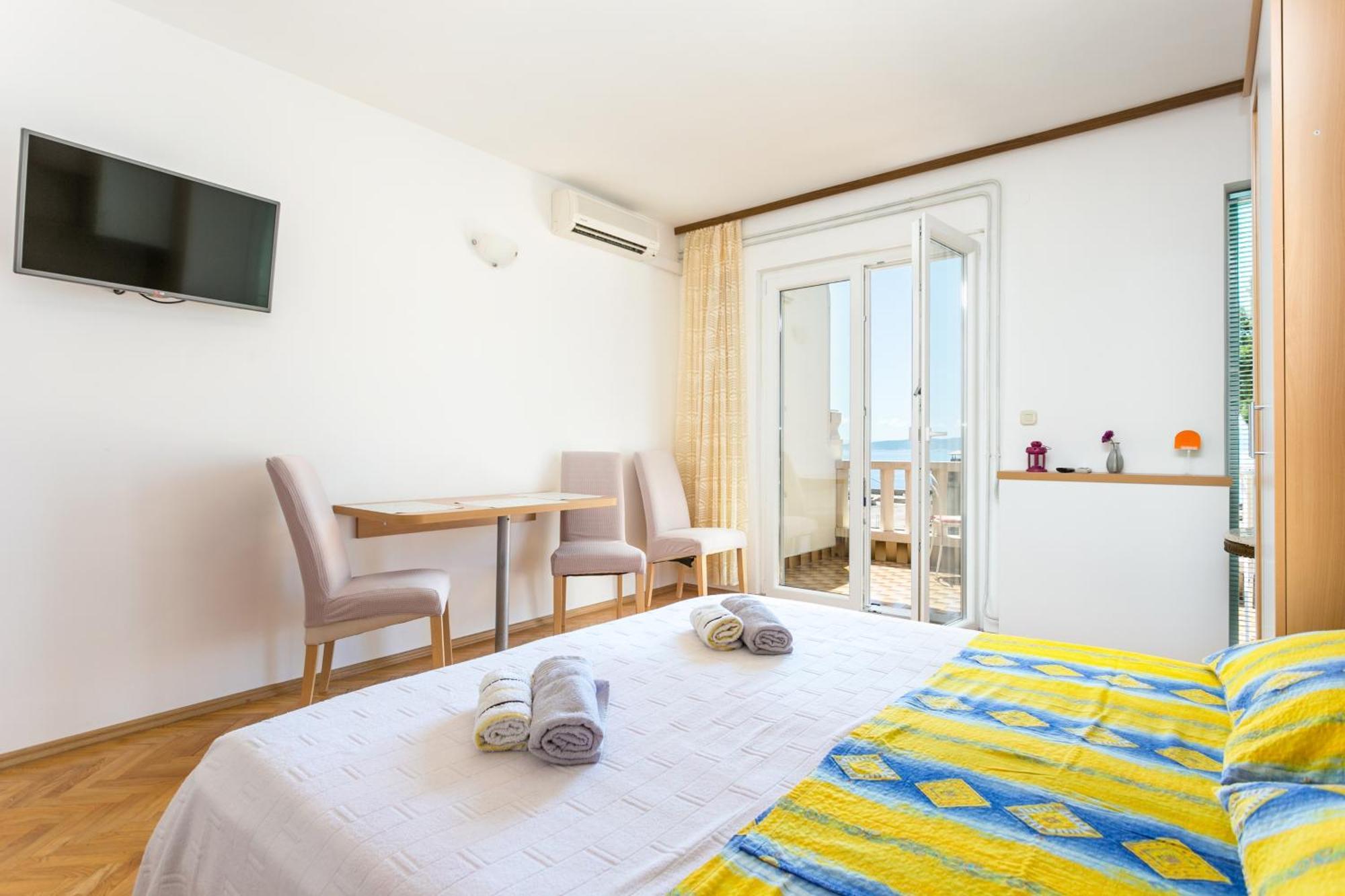 Apartments By The Sea Brela, Makarska - 18356 Δωμάτιο φωτογραφία
